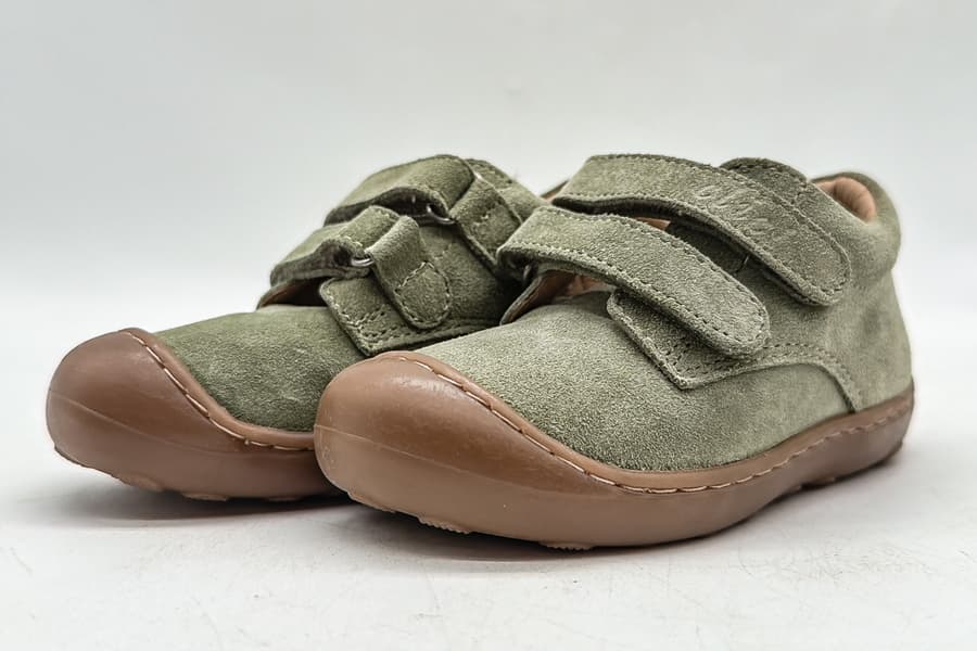 Paar Kinderschuhe Clic, Gr. 24